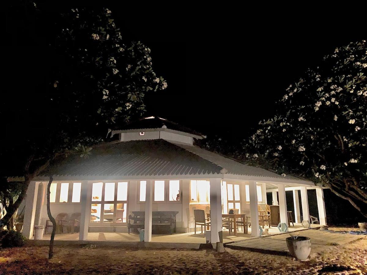 Moon Isle Beach Bungalow Nilaveli Ngoại thất bức ảnh